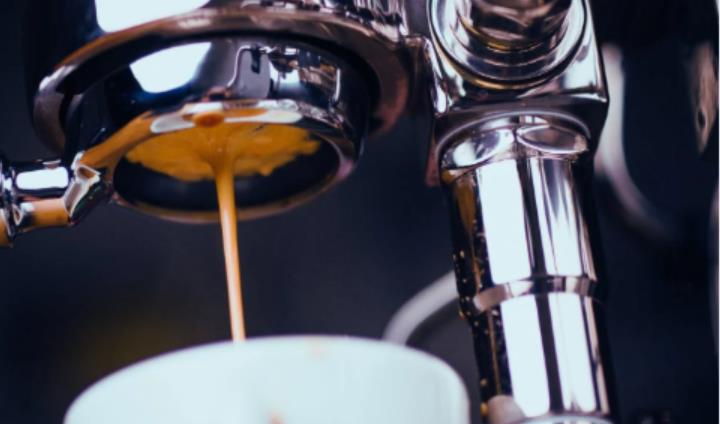 李宁将拓展咖啡领域，官方：“宁咖啡 NING COFFEE”商标还在注册中，围绕店内零售体验做出新的尝试